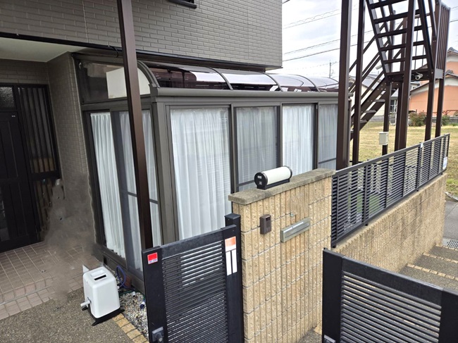屋根を張り替え、また違ったイメージになりました。