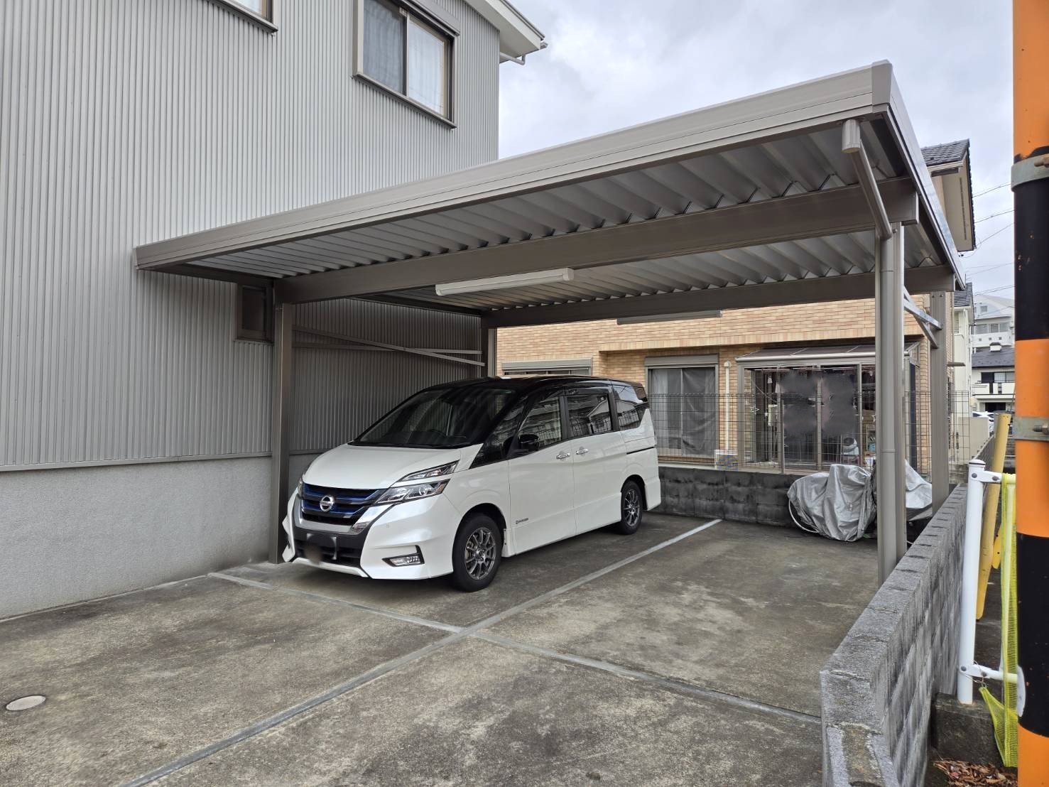 ２台分のｶｰﾎﾟｰﾄを設置しました。